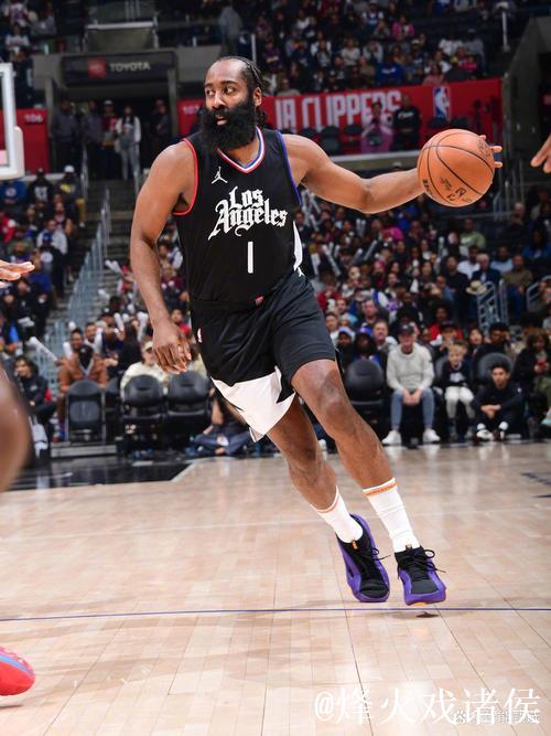 NBA交易市场解锁，哈登未来成焦点